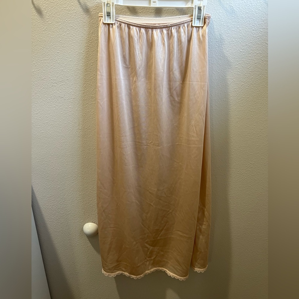 Montgomery ward vintage slip with‎ lace trim  size small